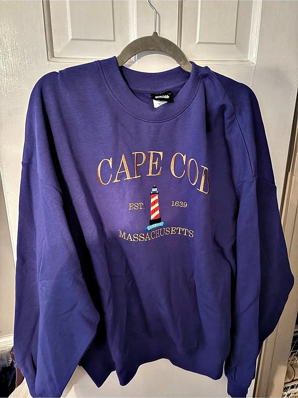 Specialty Threads Cape Cod Massachusetts Lighthouse Graphic Sweatshirt Large